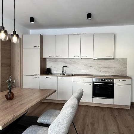 - New Opening - 12w13 Lägenhet