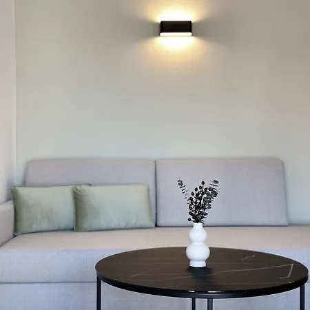 - New Opening - 12w13 Lägenhet