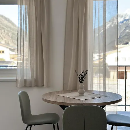 - New Opening - 12w13 Lägenhet